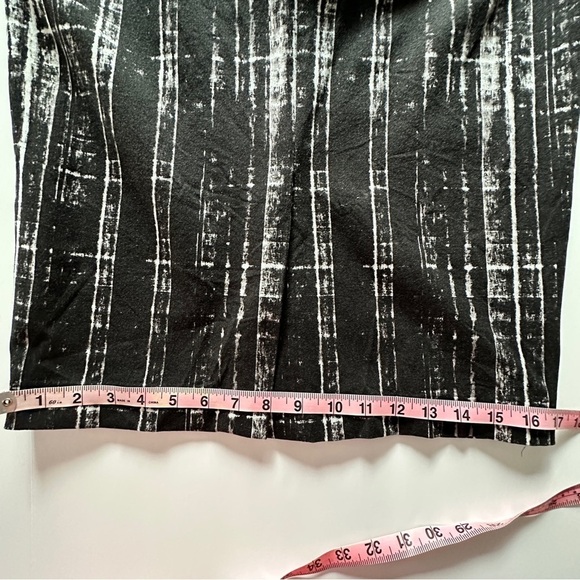Banana Republic Sloan Pencil Skirt Black White Stripe Size 4 - Picture 13 of 16